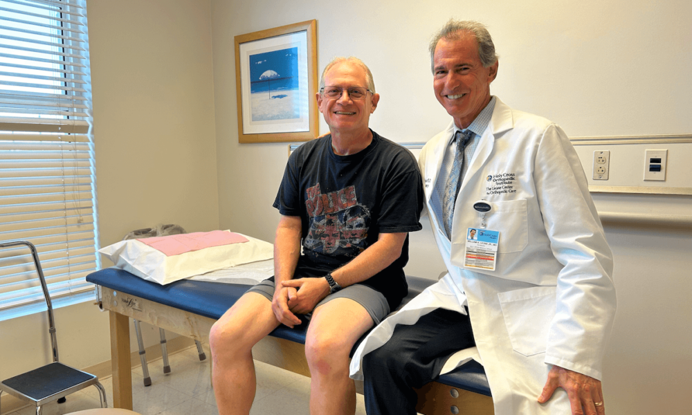 Dr. Leone with revision total knee replacement